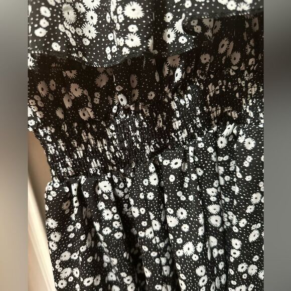 Cute Floral Jumpsuit Romper - Shorts - Off the Shoulder - Flowy - Picture 3 of 7